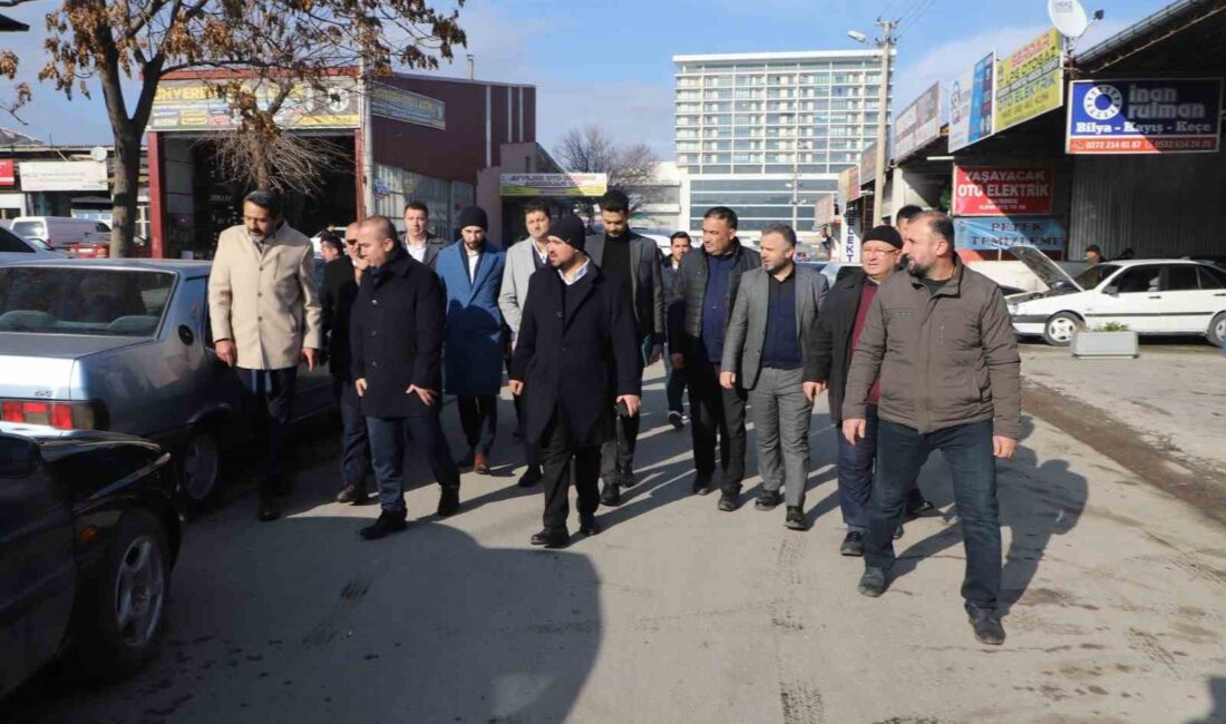 AK Parti'nin Afyonkarahisar Belediye Başkan Adayı Hüseyin Ceylan Uluçay, kentte