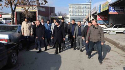 AK Parti'nin Afyonkarahisar Belediye Başkan Adayı Hüseyin Ceylan Uluçay, kentte