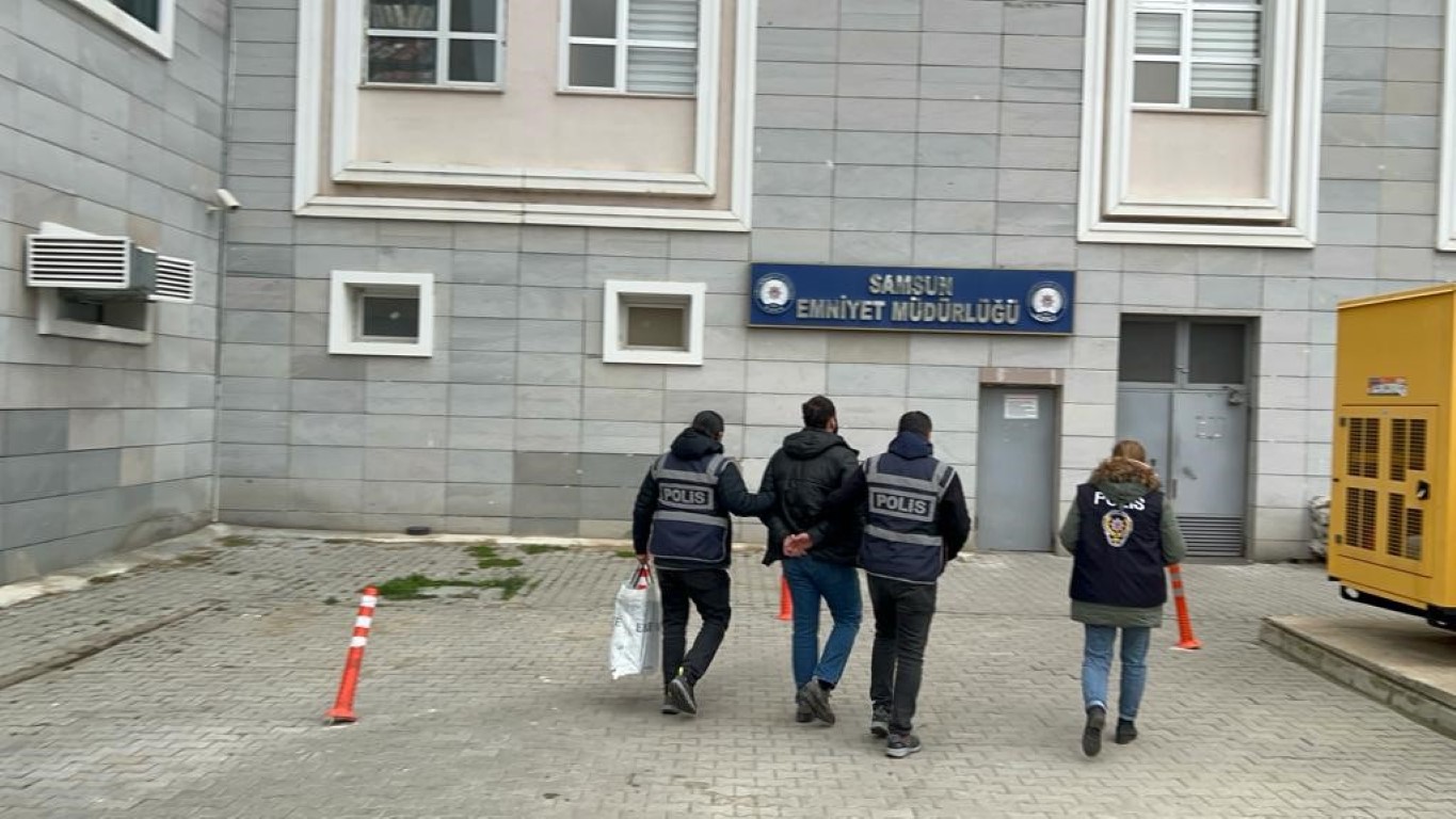 Samsun İl Emniyet Müdürlüğü ekipleri, internet üzerinden 18 vatandaşı 4,6