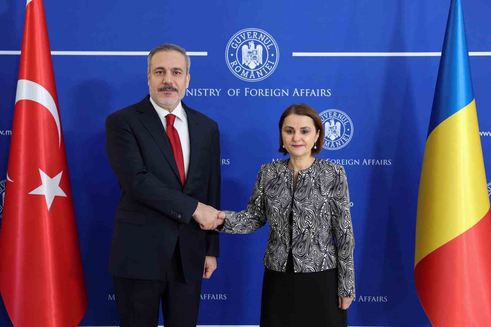 DIŞİŞLERİ BAKANI HAKAN FİDAN, RUMEN MEVKİDAŞI LUMİNİTA ODOBESCU İLE DÜZENLEDİĞİ