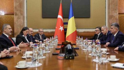BAKAN FİDAN, ROMANYA BAŞBAKANI CİOLACU İLE GÖRÜŞTÜ