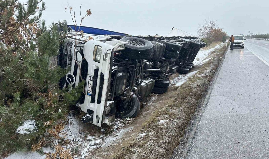 AFYONKARAHİSAR’DA KONTROLDEN ÇIKAN BİRA YÜKLÜ TIR REFÜJE DEVRİLİRKEN, OLAYDA TIRIN