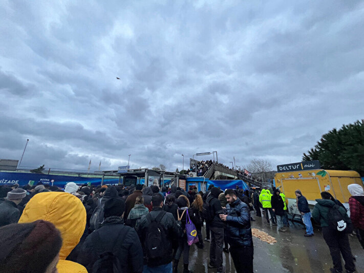 İstanbul’da ulaşım sorunları her geçen gün artarak devam ediyor. Bozulan
