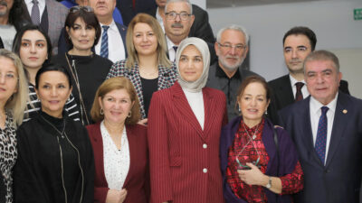 10 Ocak Çalışan Gazeteciler Günü dolayısıyla düzenlenen programda konuşan Vali