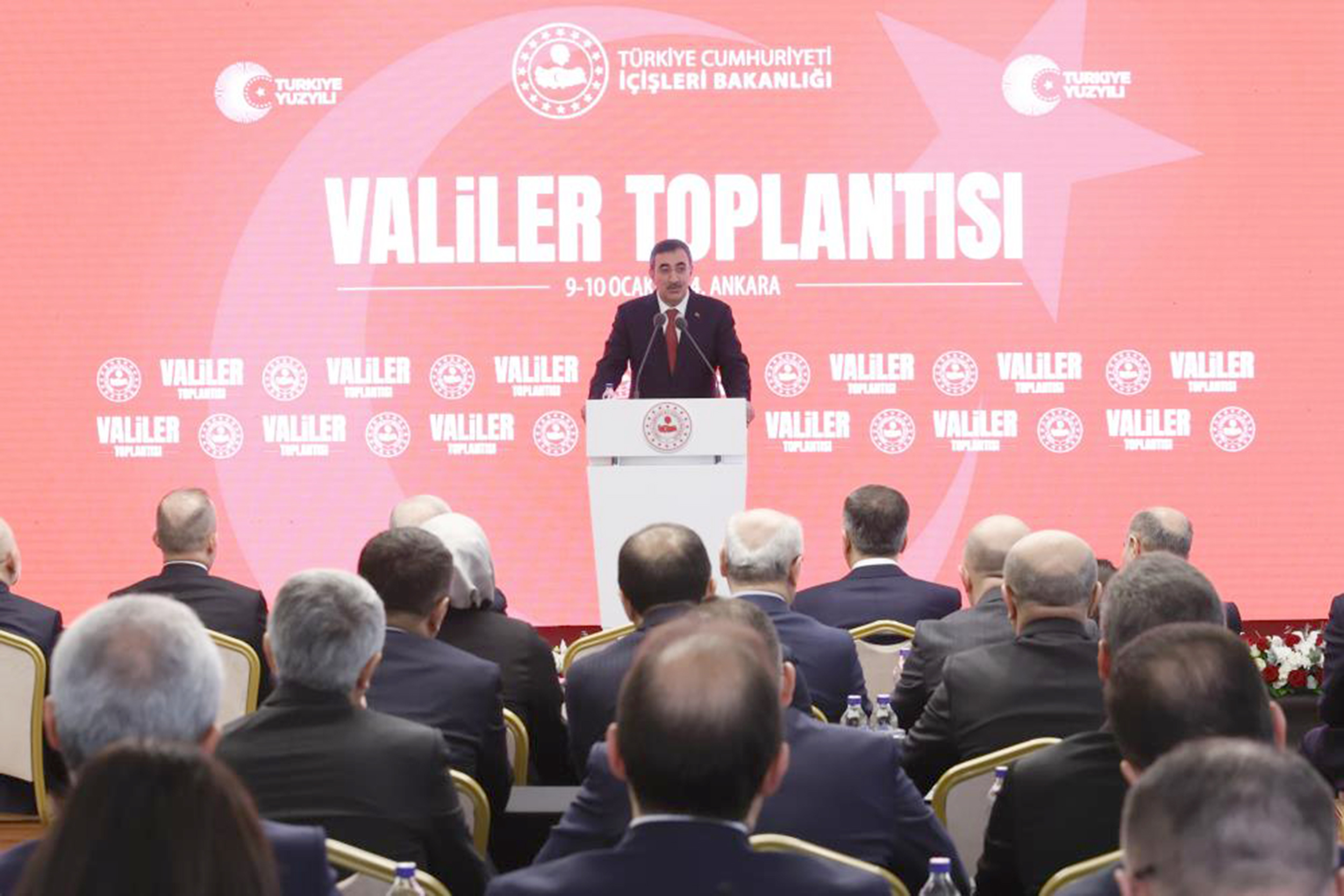 Cumhurbaşkanı Yardımcısı Cevdet Yılmaz, “Rutin işler yapan, bunun dışına çıkmayan