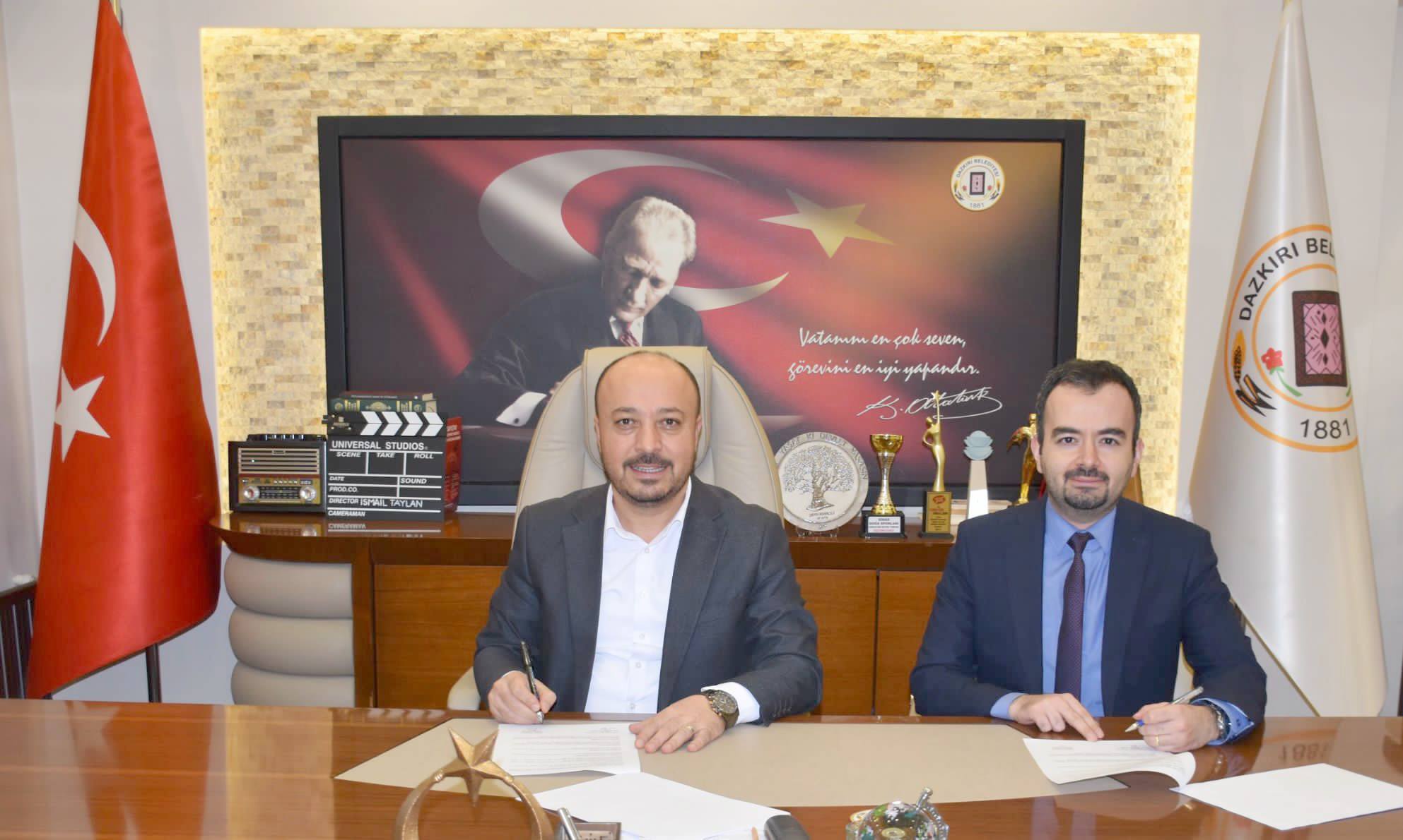 Dazkırı Belediye Başkanı İsmail Taylan, Dazkırı Devlet Hastanesi Başhekimi Hüseyin