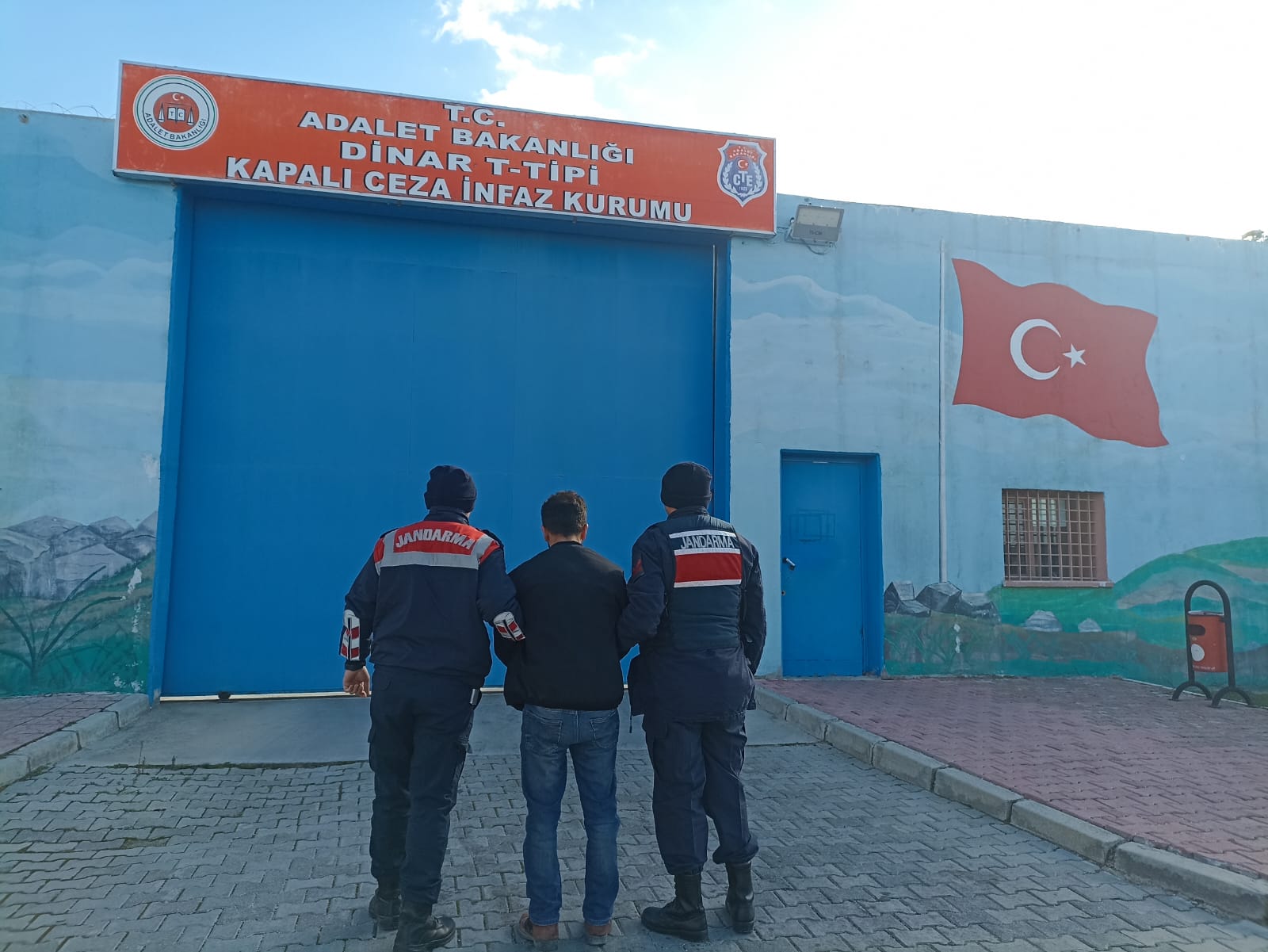 İl Jandarma Komutanlığı Dinar İlçe Jandarma Komutanlığı ekipleri tarafından aranan