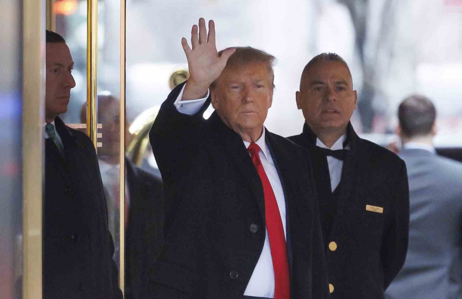 ESKİ DERGİ YAZARI E. JEAN CARROLL'UN ESKİ ABD BAŞKANI DONALD