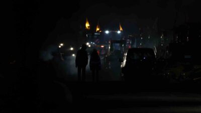 FRANSA’DA ÇİFTÇİLER HÜKÜMETE GERİ ADIM ATTIRDI