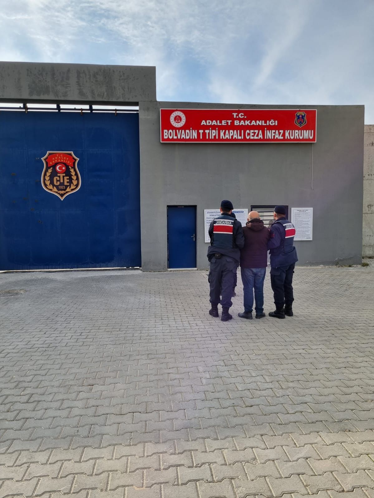Emirdağ İlçe Jandarma Komutanlığı’na bağlı ekipler yaptıkları çalışma ile suçlu