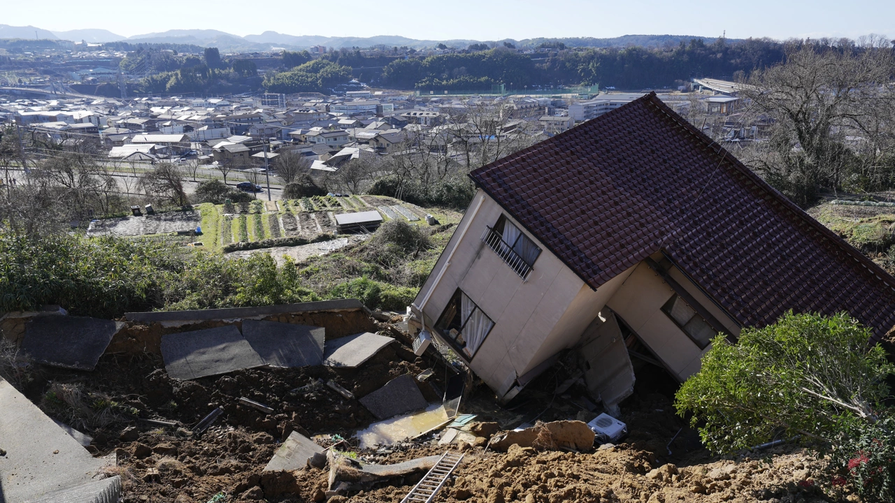 Japonya’da meydana gelen 7,6 büyüklüğündeki depremde hayatını kaybedenlerin sayısı 30’a