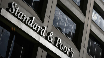 S&P’den yapılan açıklamada, borcunu ödemeyen şirketlerin sayısının 2023’te 153’e ulaştığı