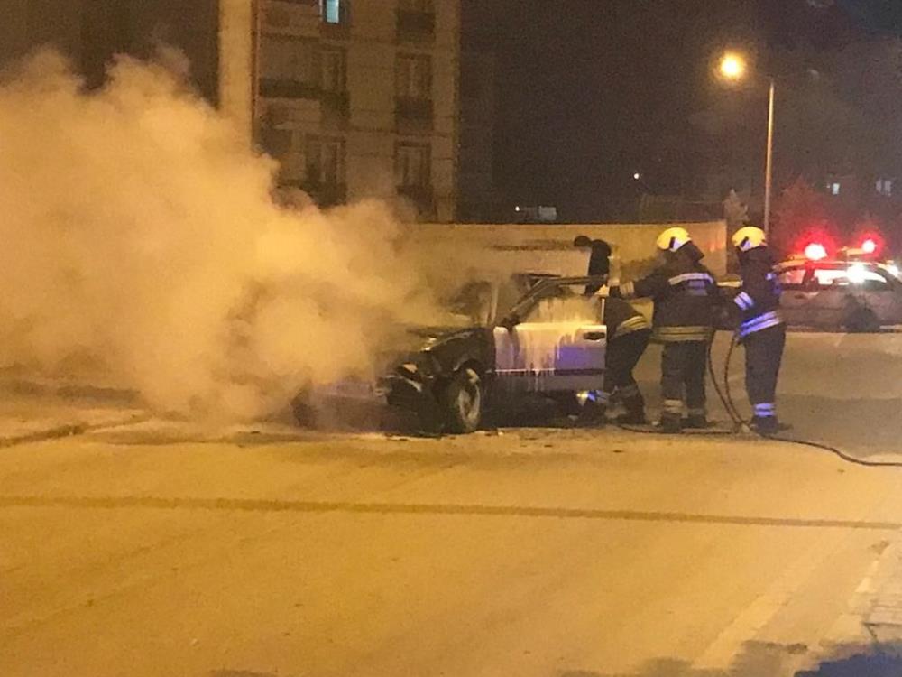 Konya’nın Ereğli ilçesinde seyir halindeki otomobil, çıkan yangın sonrası kullanılamaz