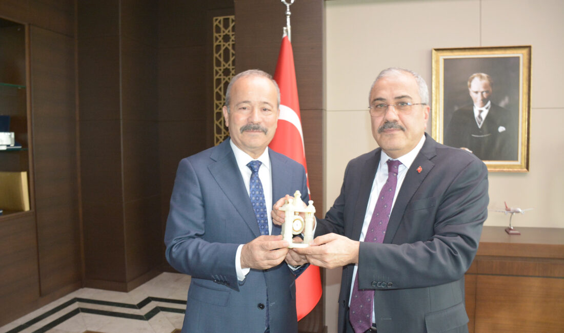EPDK Başkanı Mustafa Yılmaz’ı ziyaret eden MHP Afyonkarahisar Milletvekili Mehmet