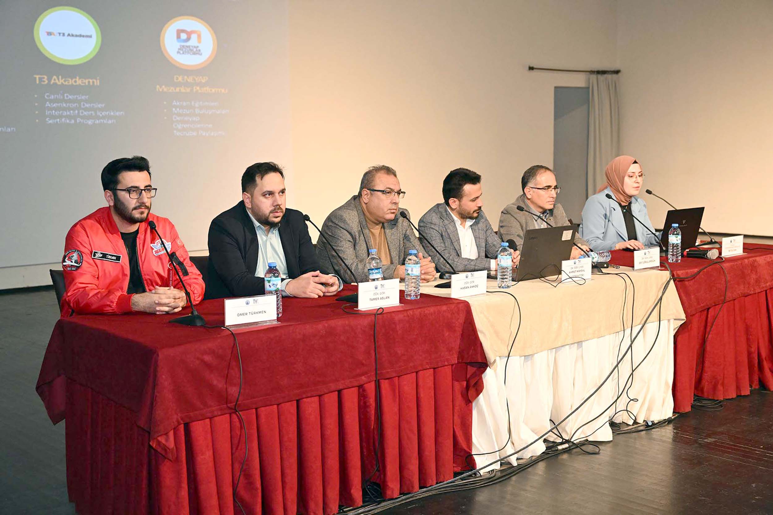 Afyon Kocatepe Üniversitesi (AKÜ) Teknoloji Yarışmaları Koordinatörlüğü tarafından Atatürk Kongre