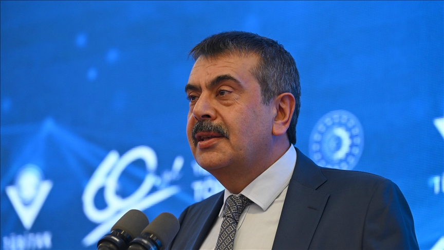 Milli Eğitim Bakanı Yusuf Tekin, tüm temel eğitim ve ortaöğretim