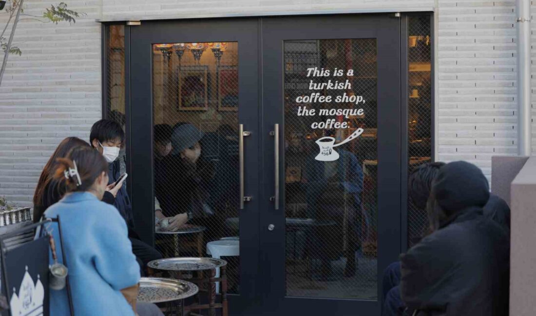 TÜRKİYE SEVDALISI BİR JAPON TARAFINDAN TOKYO'DA AÇILAN MOSQUE COFFEE (CAMİ