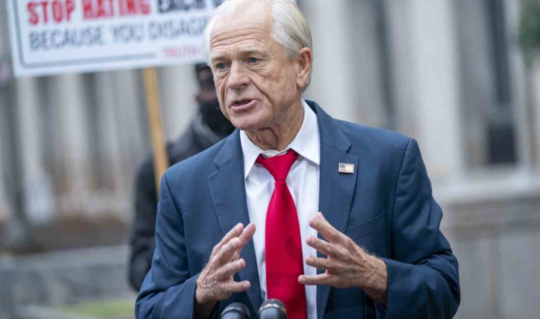 TRUMP’IN ESKİ DANIŞMANI PETER NAVARRO’YA 4 AY HAPİS CEZASI