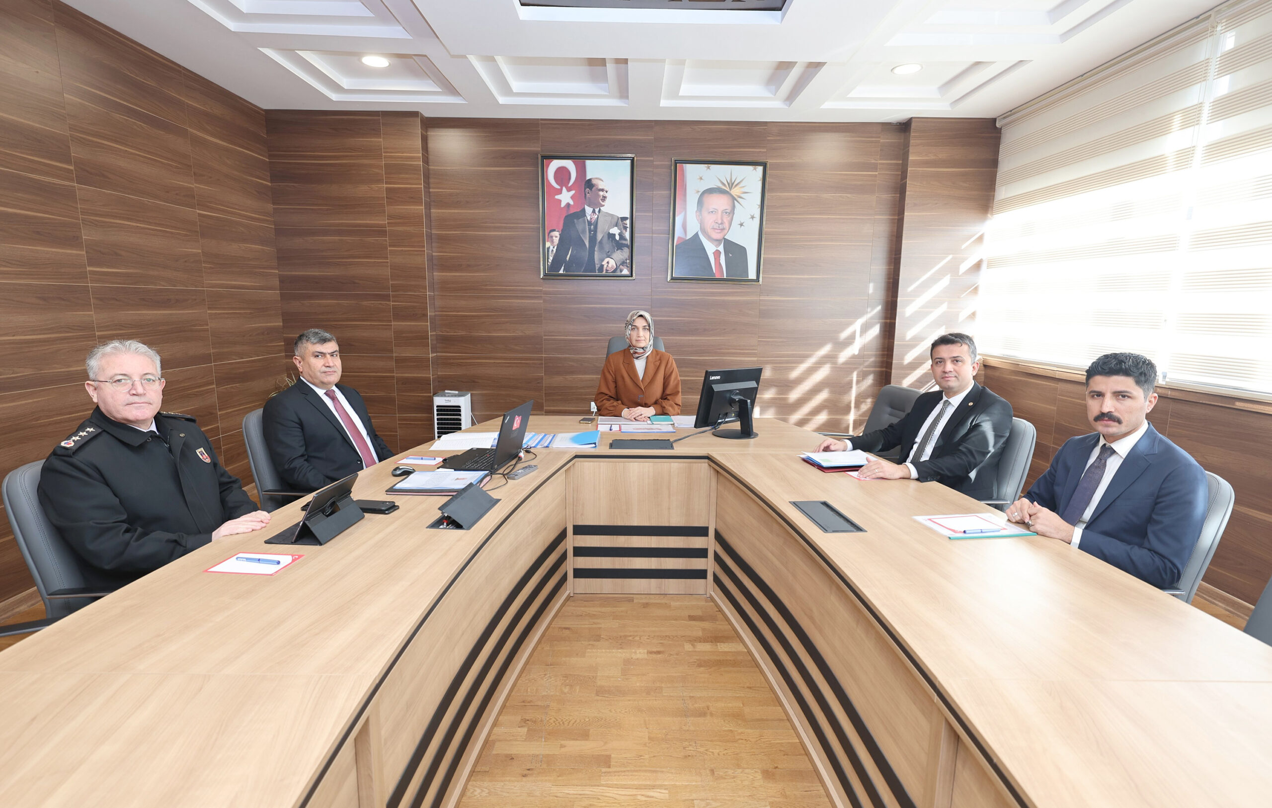 Vali Doç. Dr. Kübra Güran Yiğitbaşı başkanlığında Vali Yardımcısı Mehmet