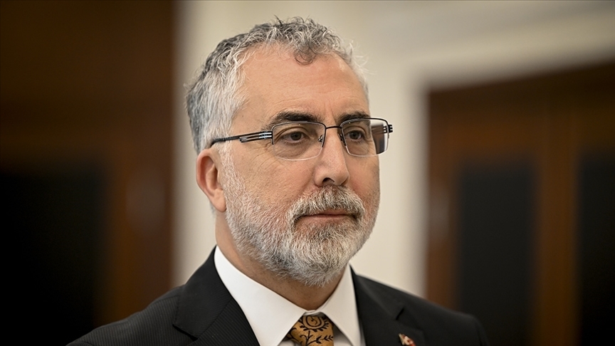 Çalışma ve Sosyal Güvenlik Bakanı Vedat Işıkhan, “Ev kadınlarına üçte