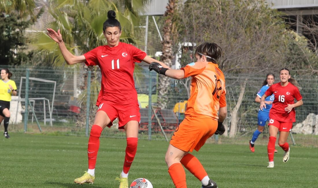 UEFA Uluslar B Ligi hazırlıkları kapsamında Antalya’da Yunanistan ile karşılaşan