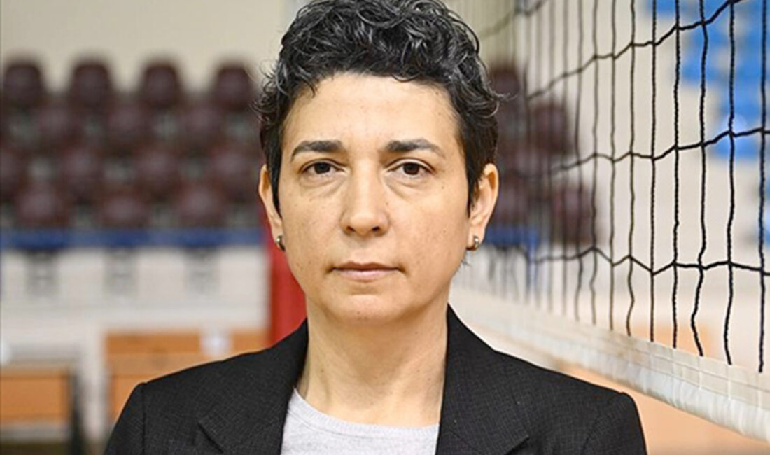 Voleybol hakemi Prof. Dr. Nurper Özbar, Paris 2024 Olimpiyat Oyunları’nda