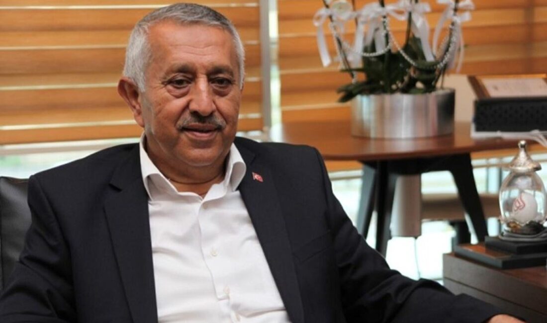 Afyonkarahisar Belediye Başkanı Mehmet Zeybek, asrın felaketi 6 Şubat depremlerinin