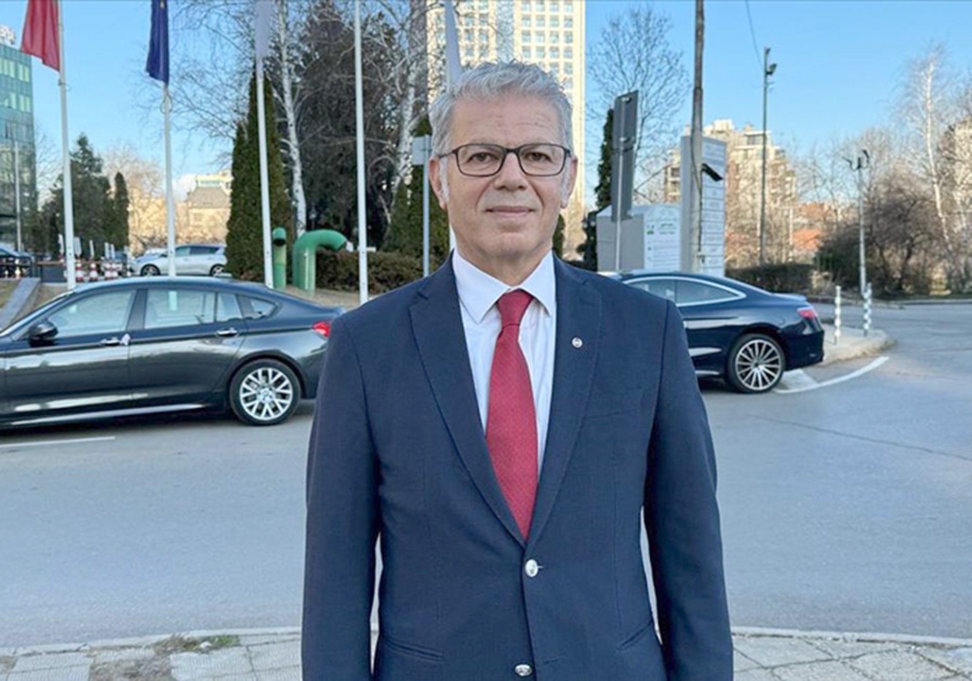     Eski Avrupa Halter Federasyonu (EWF) Başkanı Hasan Akkuş,