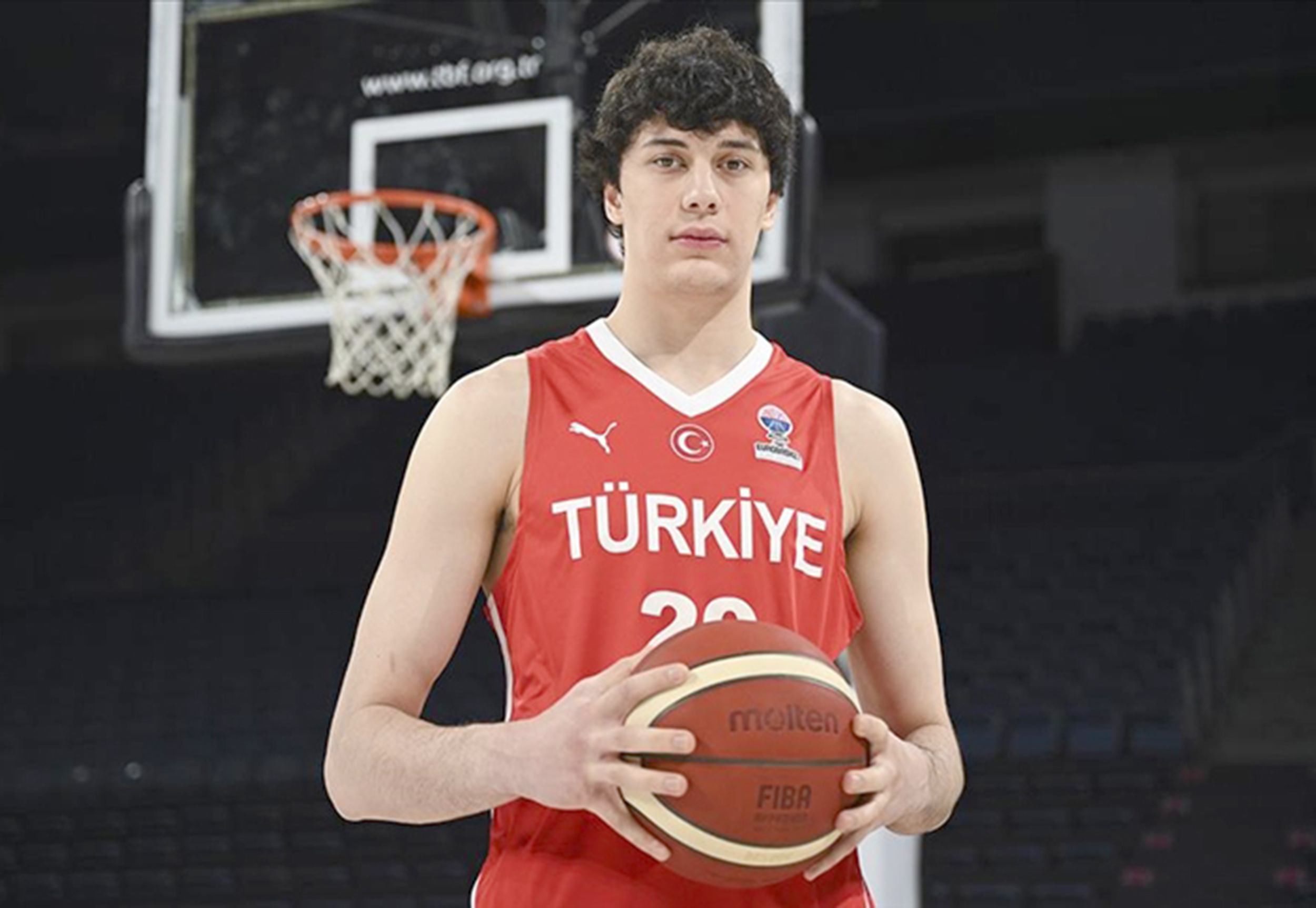   A Milli Basketbol Takımı’na ilk kez çağrılan 19 yaşındaki