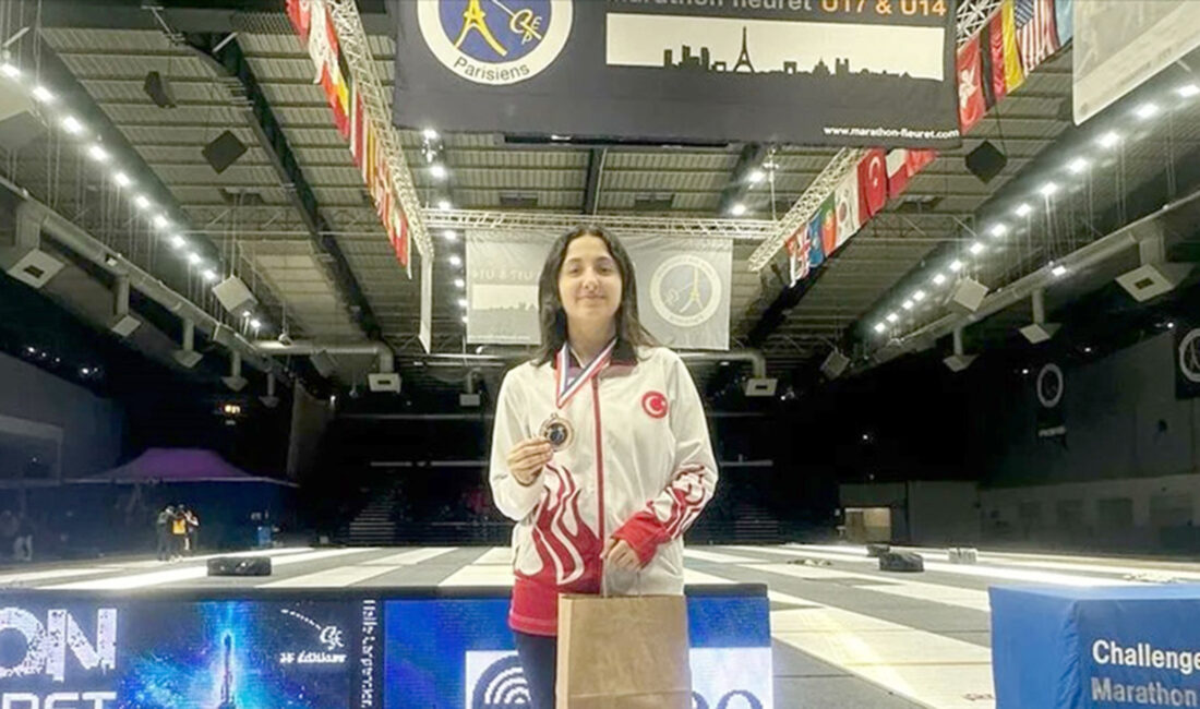 Ada Küfeciler, Fransa’danMADALYA İLE DÖNDÜ Milli eskrimci Ada Küfeciler, Fransa’da düzenlenen Maraton Flöre 14 Yaş