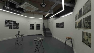 İNGİLTERE’NİN BAŞKENTİ LONDRA’DA, KAHRAMANMARAŞ MERKEZLİ DEPREMLERDE HAYATINI KAYBEDENLER ANISINA, GAZETECİ