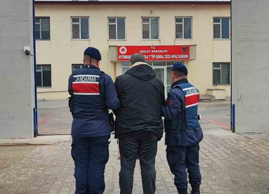 AFYONKARAHİSAR’DA BAŞKASINA AİT BANKA KARTLARINI KULLANARAK YARAR SAĞLAMA SUÇUNDAN 6