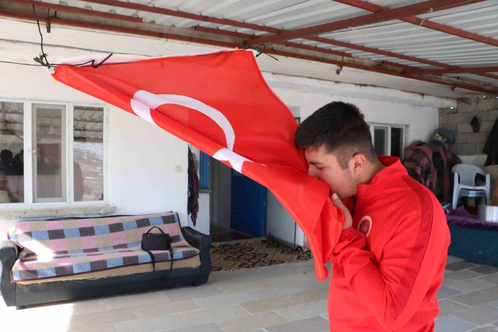 KADİR YAVUZ