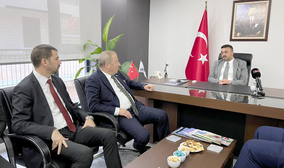 AFSİAD’ı ziyaret eden İYİ Parti Afyonkarahisar Belediye Başkanı Alper Yağcı,