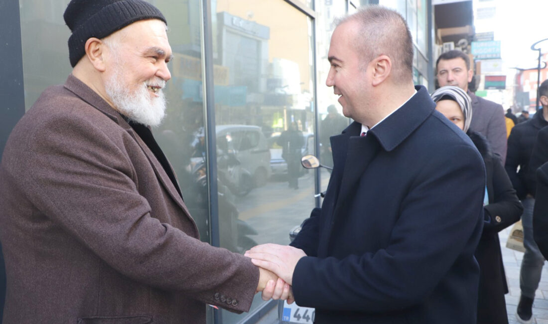 Afyonkarahisar’da Sevgi Yolundaki esnafları ziyaret eden AK Parti Afyonkarahisar Belediye