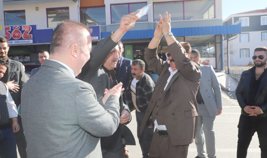 Romanlar Derneği Başkanı Satılmış Koldemir’i ziyaret eden AK Parti Afyonkarahisar