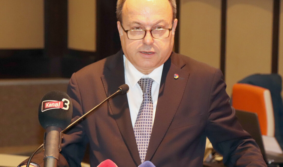 ATSO’da düzenlenen Mesleki Eğitim Sektör Toplantısı’nda konuşan ATSO Yönetim Kurulu