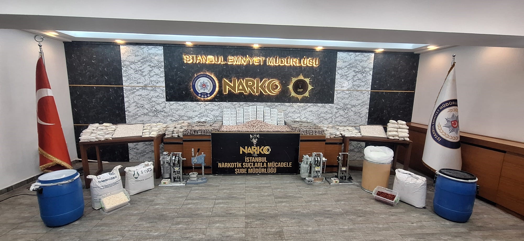 İçişleri Bakanı Ali Yerlikaya’nın açıkladığı “Narkogüç 46” operasyonunda İstanbul’da ele