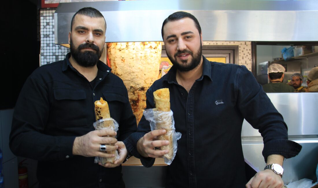 Mersin’de bir işletme Kahramanmaraş merkezli depremlerin yıl dönümü nedeniyle hayatını kaybedenlerin