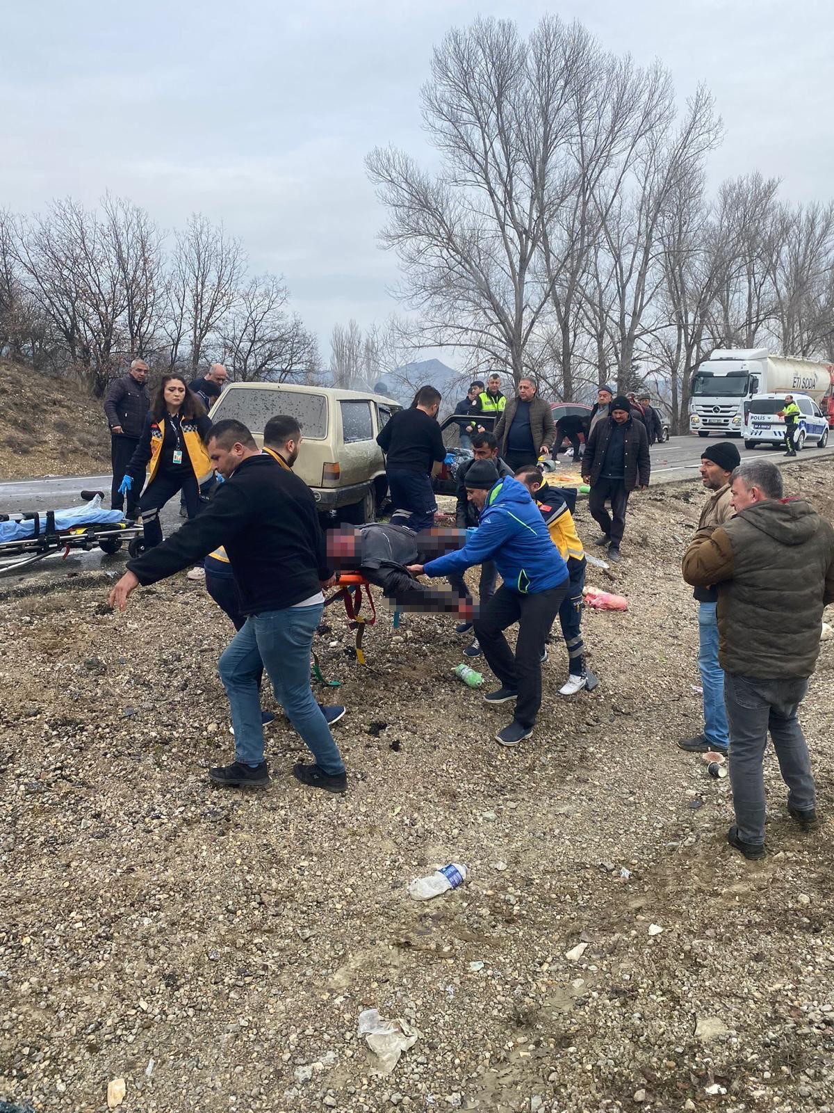 Ankara-Bolu sınırında iki aracın çarpışması sonucu meydana gelen kazada 3