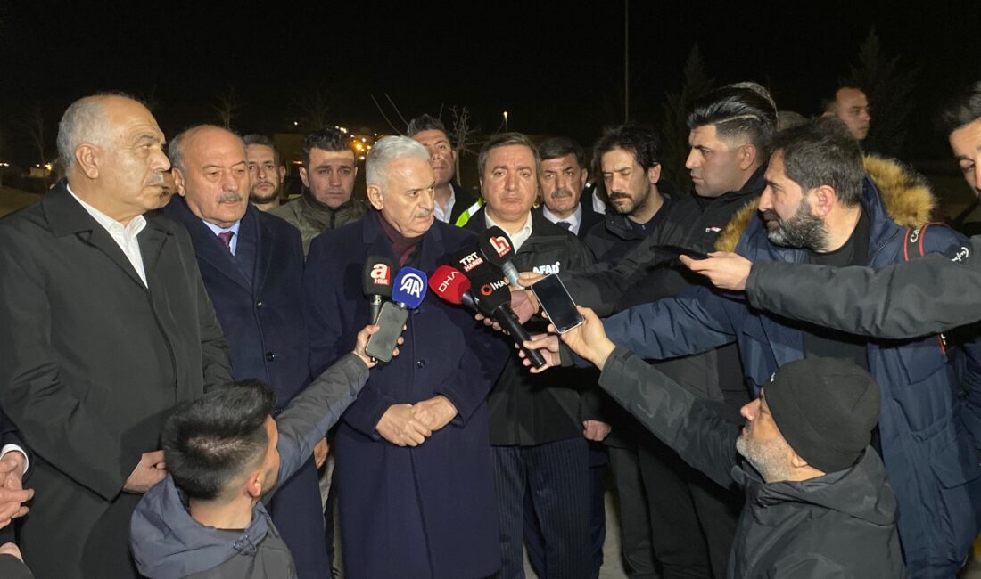 Erzincan’ın İliç ilçesinde meydana gelen toprak kaymasıyla ilgili olay yerinde