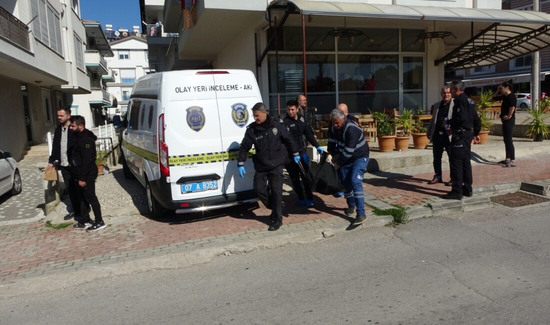 2 yıl önce ayrıldığı 2 çocuk annesi eşini, tabanca ile vurarak öldürdü Antalya’nın Manavgat ilçesindeki 2 çocuk annesi kadın, 2 yıl önce