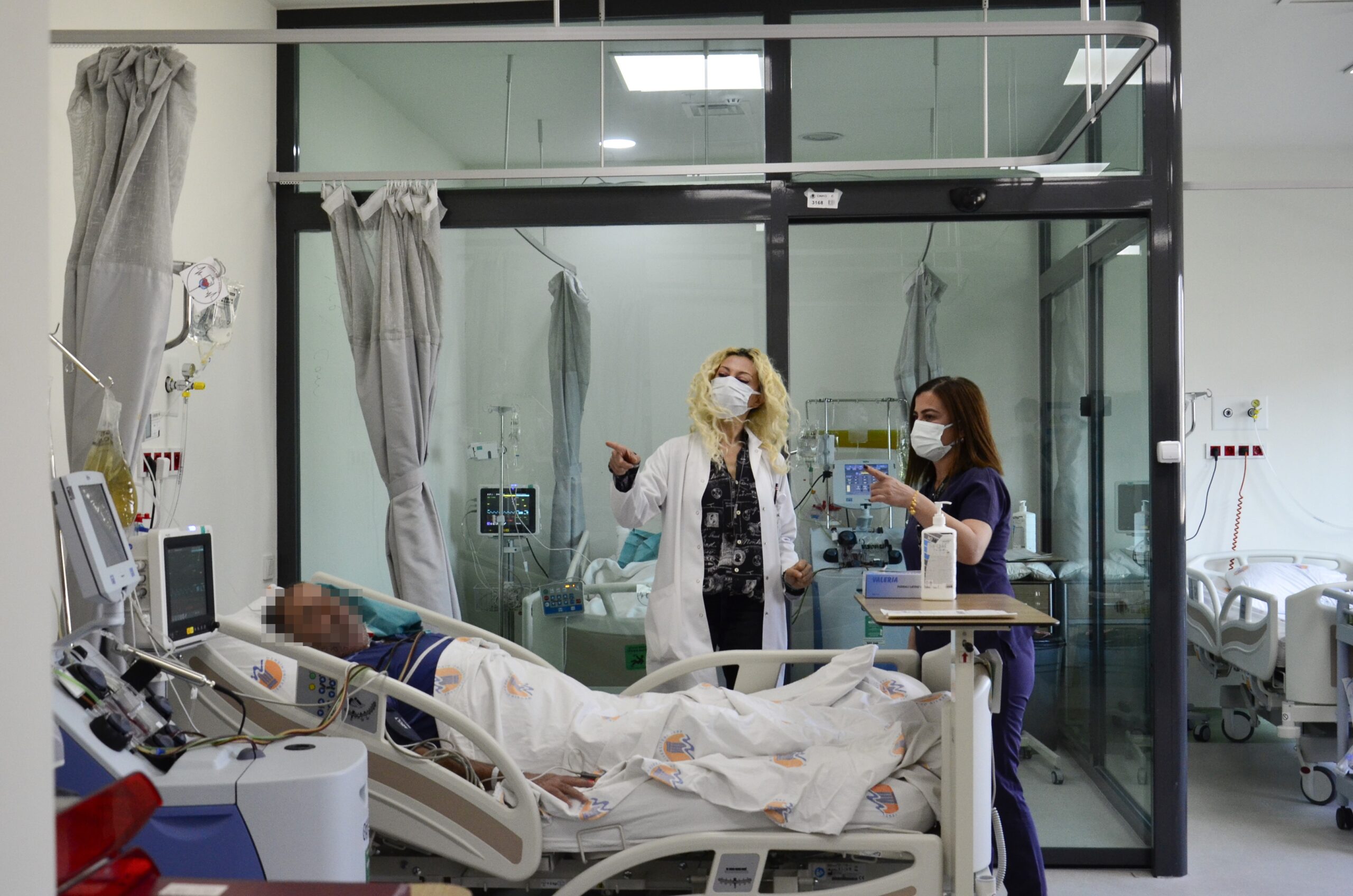 Mersin’de kanser hastası kadın Ayşe Demirci, Mersin Üniversitesi (MEÜ) Onkoloji