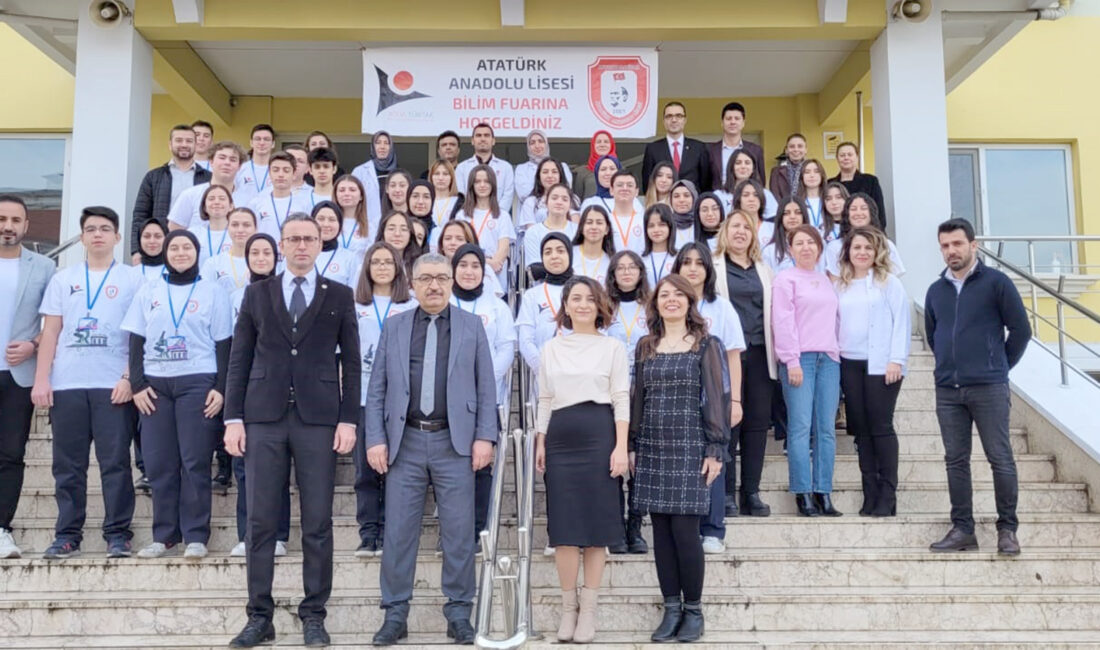 Başarılarıyla adından sıkça söz ettiren Atatürk Anadolu Lisesi TÜBİTAK 2204-A