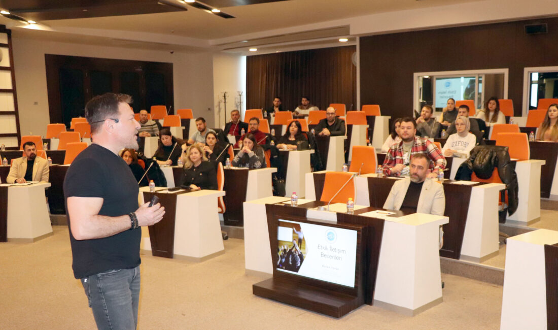 ATSO KOBİ Akademisi eğitim takvimi çerçevesinde CNNTürk’ün eski spikeri ve