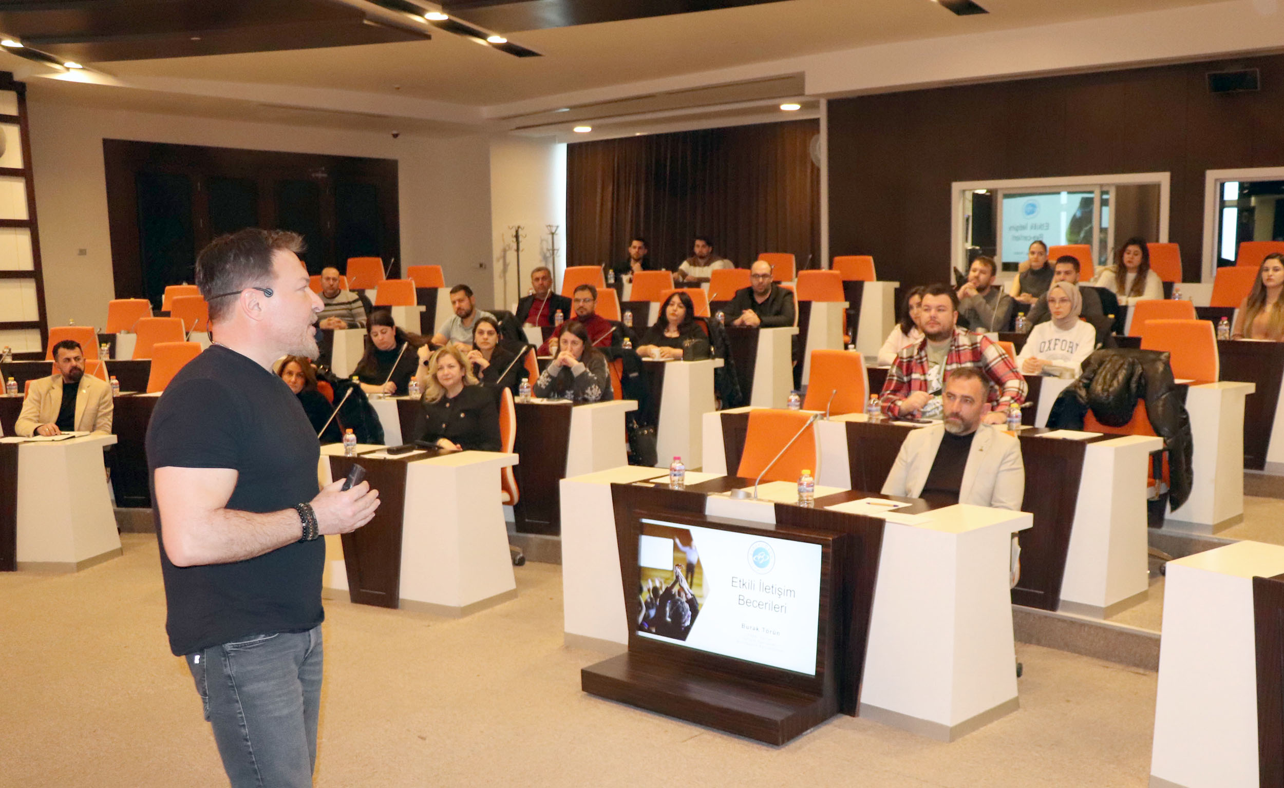 ATSO KOBİ Akademisi eğitim takvimi çerçevesinde CNNTürk’ün eski spikeri ve