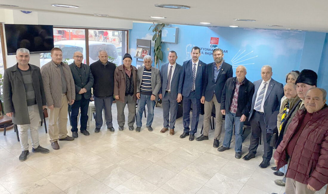 Afyonkarahisar’da esnafları ziyaret eden İYİ Parti Afyonkarahisar Belediye Başkan Adayı