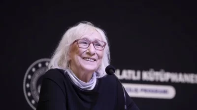 Sağlık Bakanı Fahrettin Koca, Yazar Alev Alatlı‘nın hayatını kaybettiğini duyurdu.