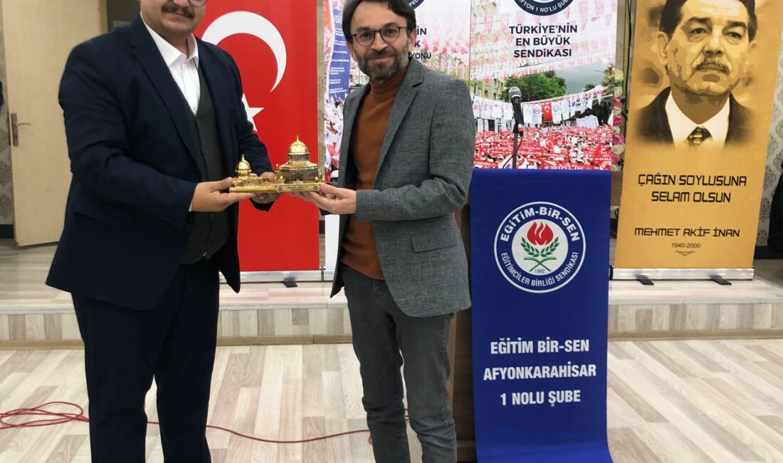 Eğitim Bir Sen Çobanlar İlçe Başkanlığı tarafından düzenlenen programda konuşan