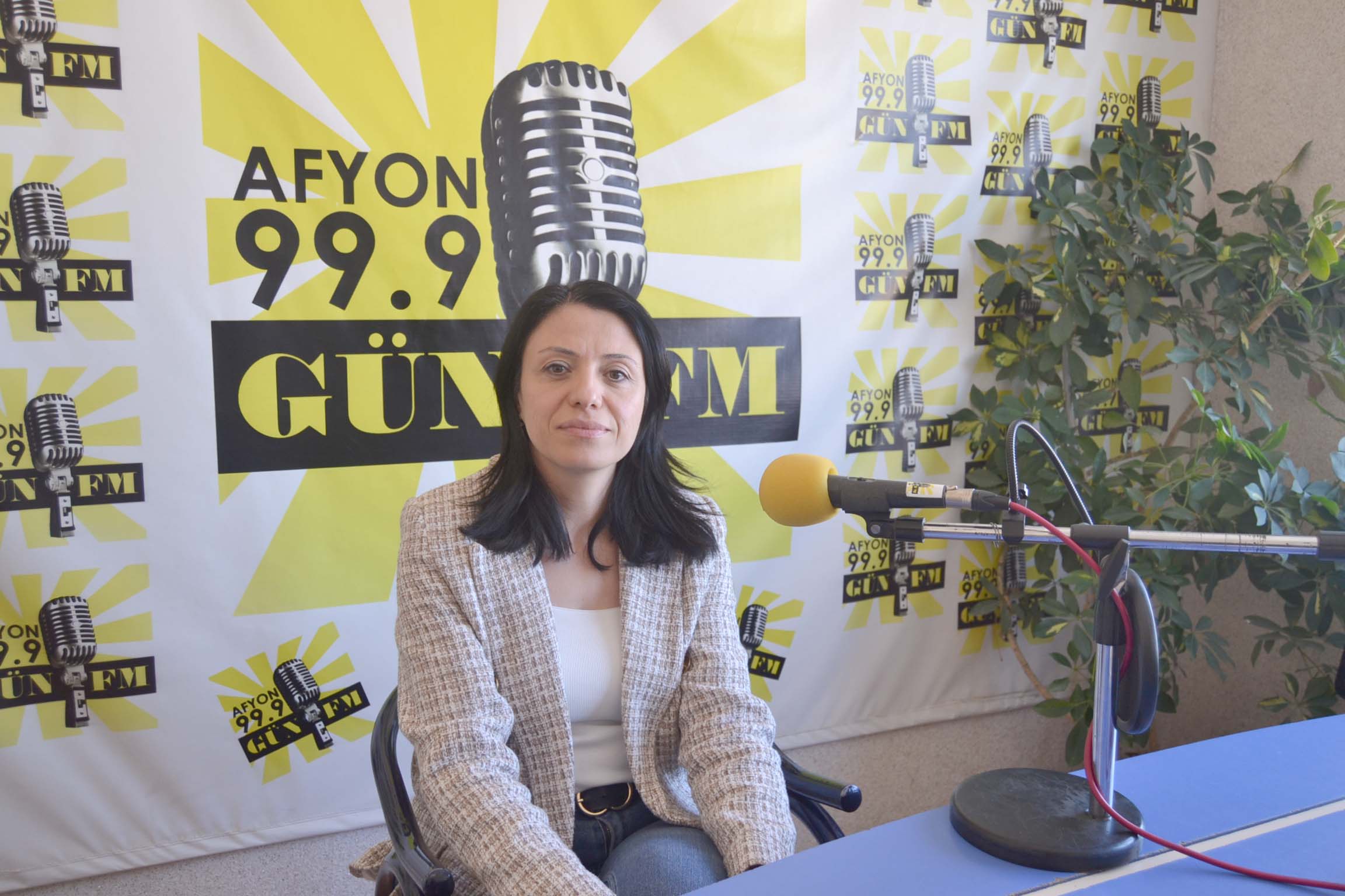 Gün Fm’e konuk olan AFSÜ Şuhut Sağlık Hizmetleri Meslek Yüksekokulu’ndan